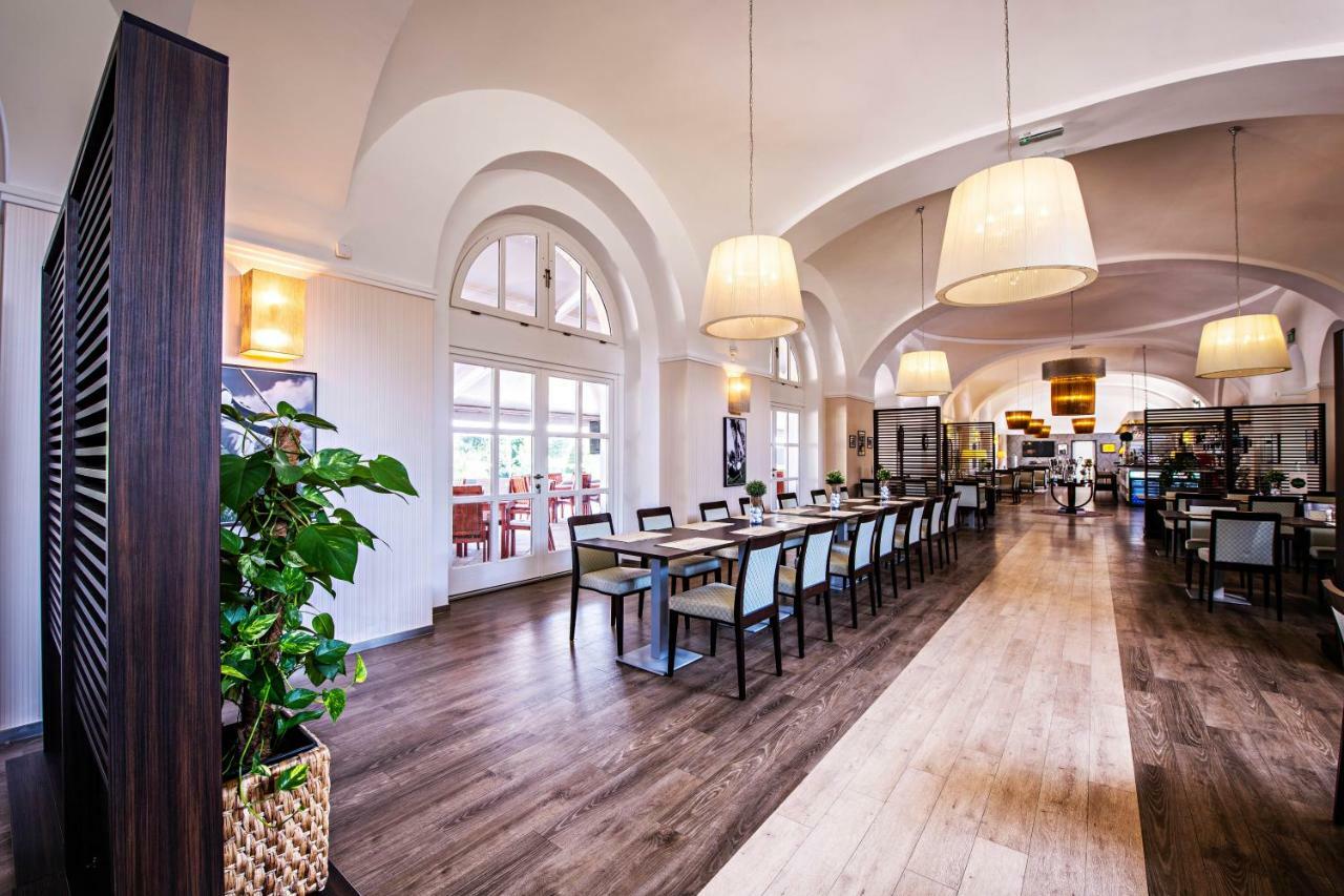 Alcsutdoboz Pannonia Golf & Country Club B&B 외부 사진